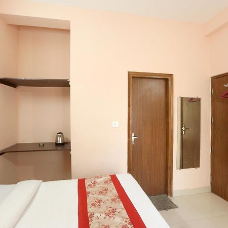 Hotel Ginger Palace - Corporate Hotel Noida Sector 62 Zewnętrze zdjęcie