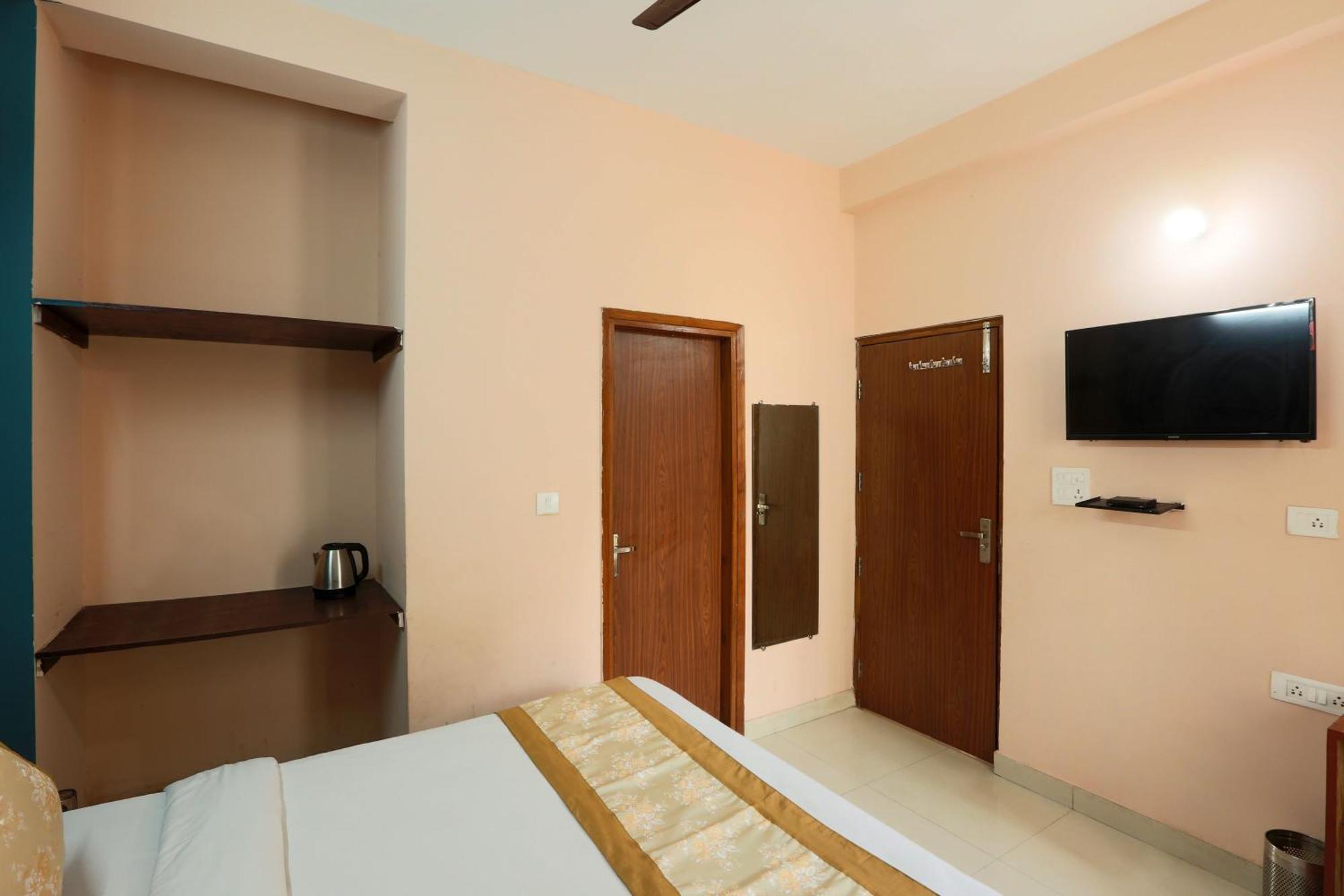 Hotel Ginger Palace - Corporate Hotel Noida Sector 62 Zewnętrze zdjęcie