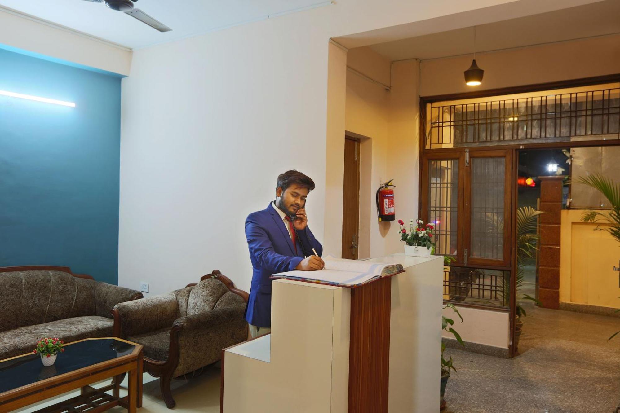 Hotel Ginger Palace - Corporate Hotel Noida Sector 62 Zewnętrze zdjęcie