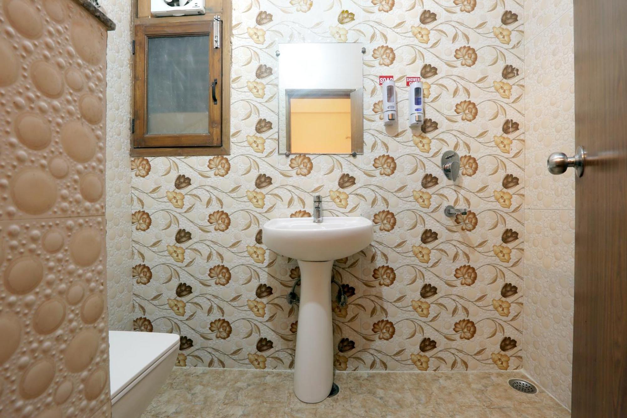 Hotel Ginger Palace - Corporate Hotel Noida Sector 62 Zewnętrze zdjęcie