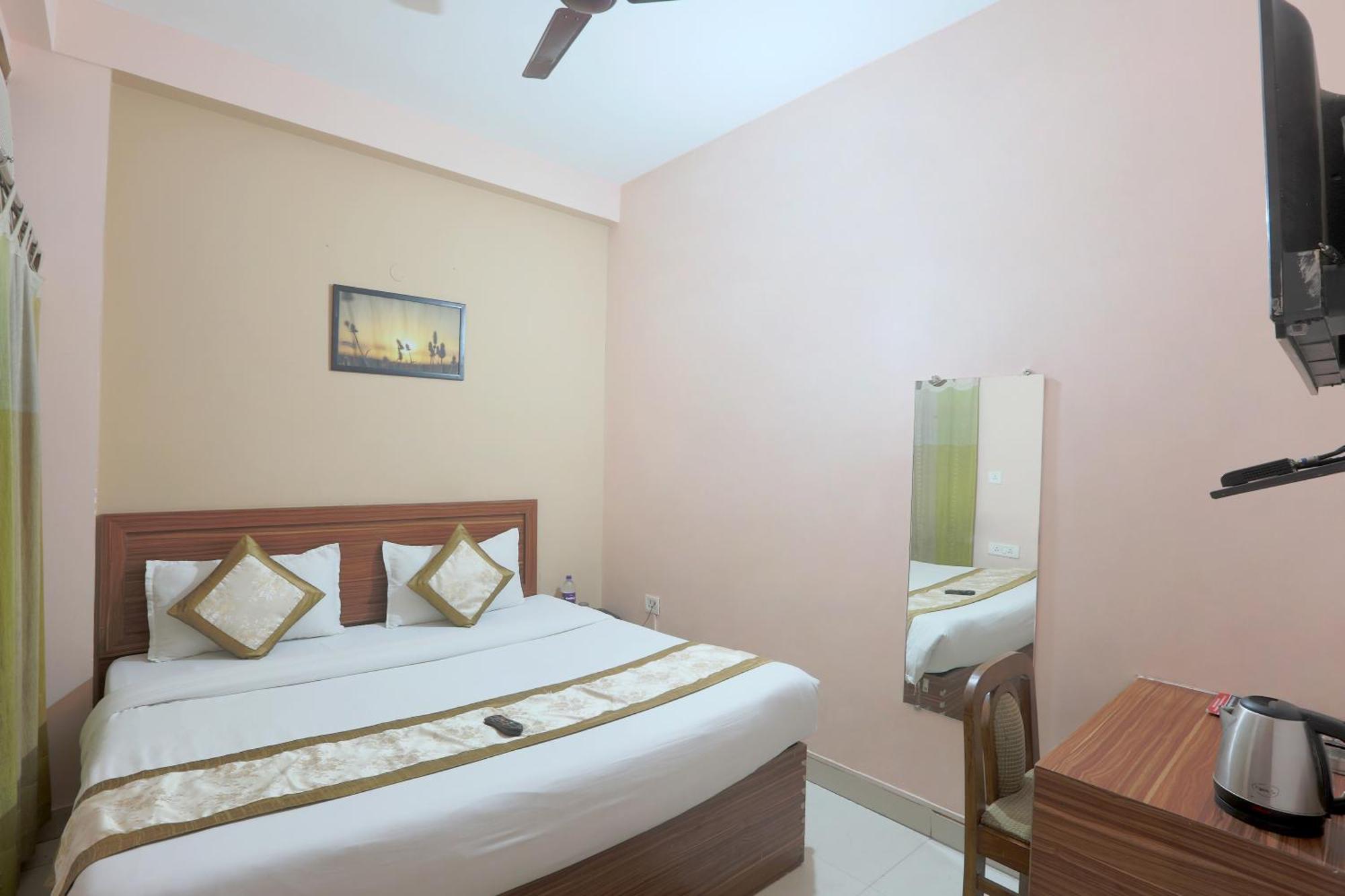 Hotel Ginger Palace - Corporate Hotel Noida Sector 62 Zewnętrze zdjęcie