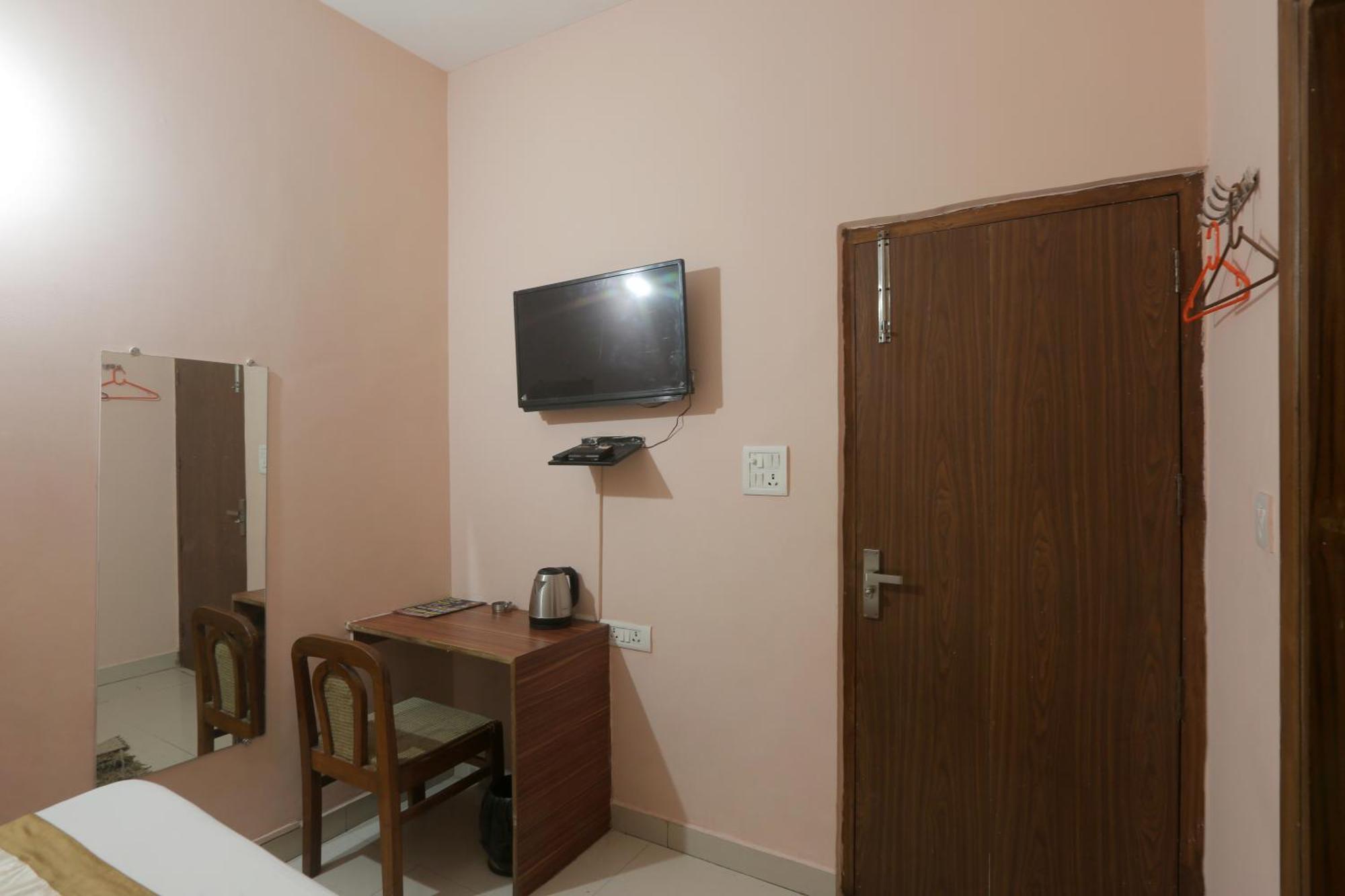 Hotel Ginger Palace - Corporate Hotel Noida Sector 62 Zewnętrze zdjęcie